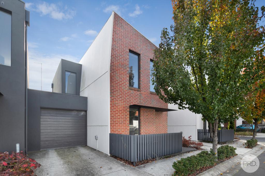 8 Monteith Pl, Ballarat Central, VIC 3350