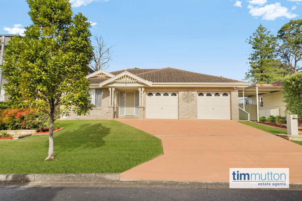 13 Penrose Ave, East Hills, NSW 2213