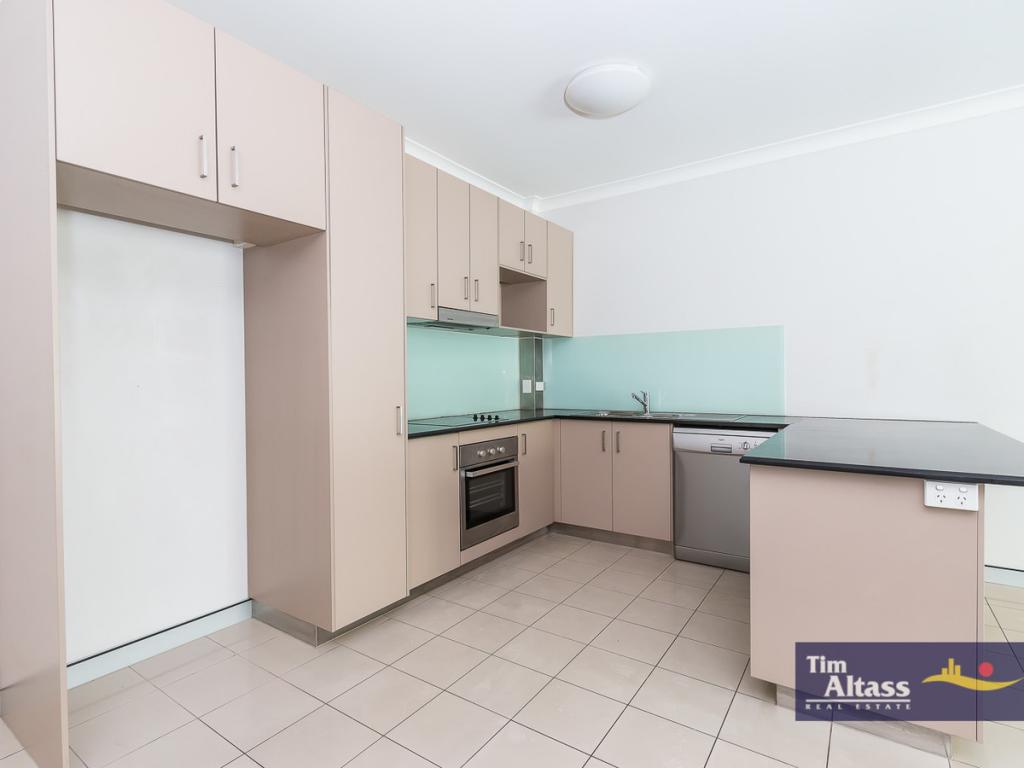 13/8 OVEREND ST, NORMAN PARK, QLD 4170