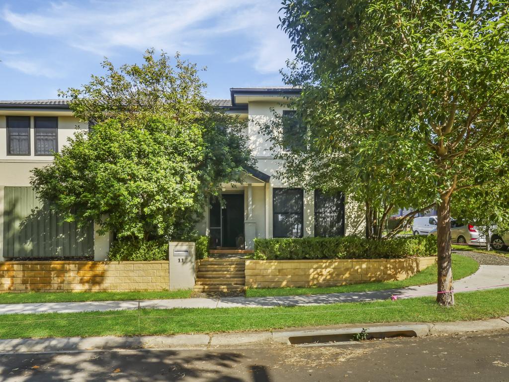 11 Hampstead Rd, Campbelltown, NSW 2560
