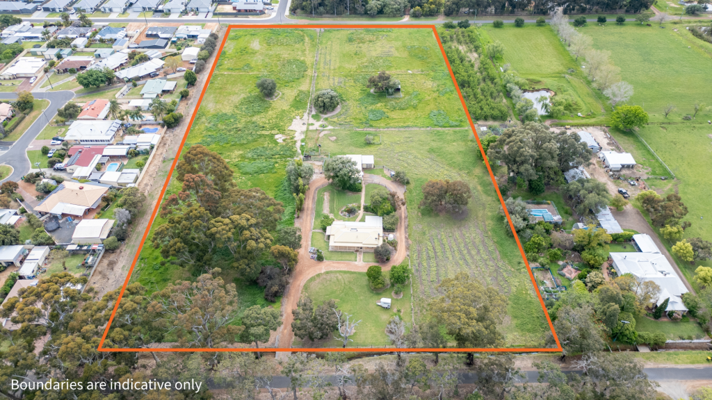 54 Hutchinson Rd, Burekup, WA 6227