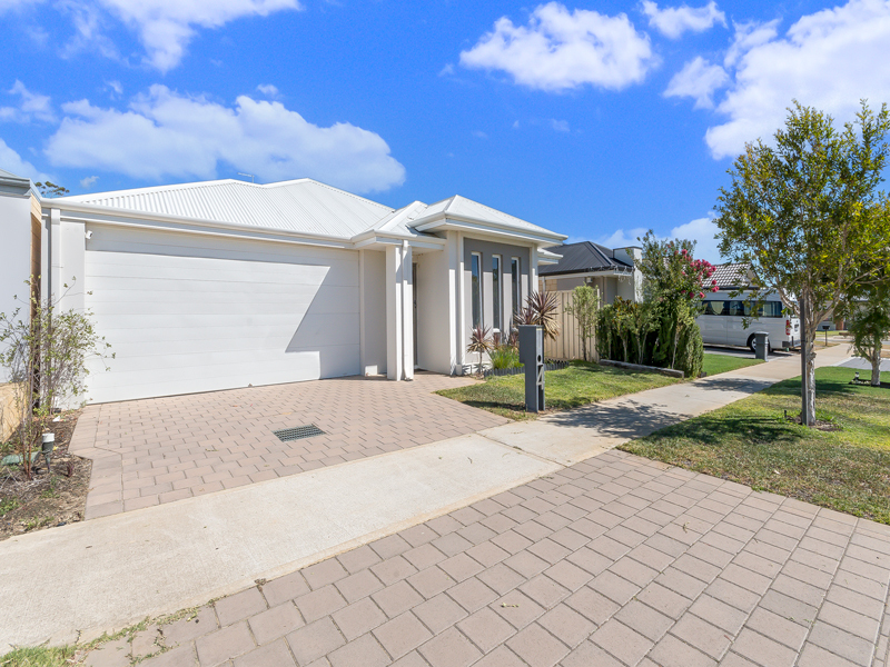 4 Jarvis Rd, Haynes, WA 6112