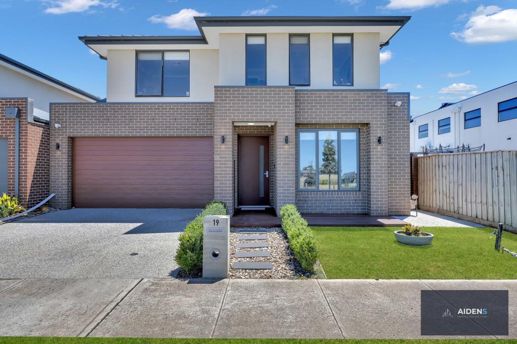 19 Monticiano Rd, Fraser Rise, VIC 3336