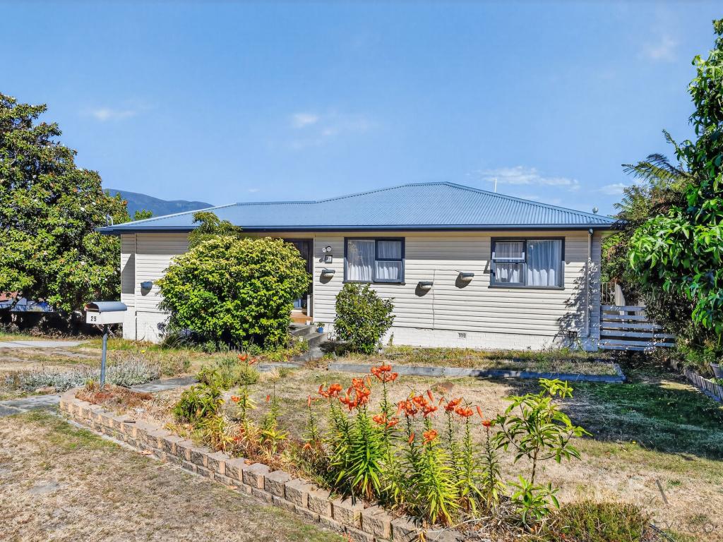 25 Begonia St, Lindisfarne, TAS 7015