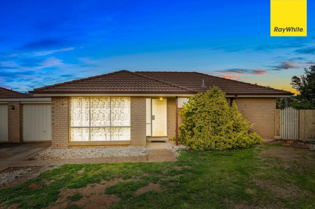 2/7 Coventry Pl, Melton South, VIC 3338