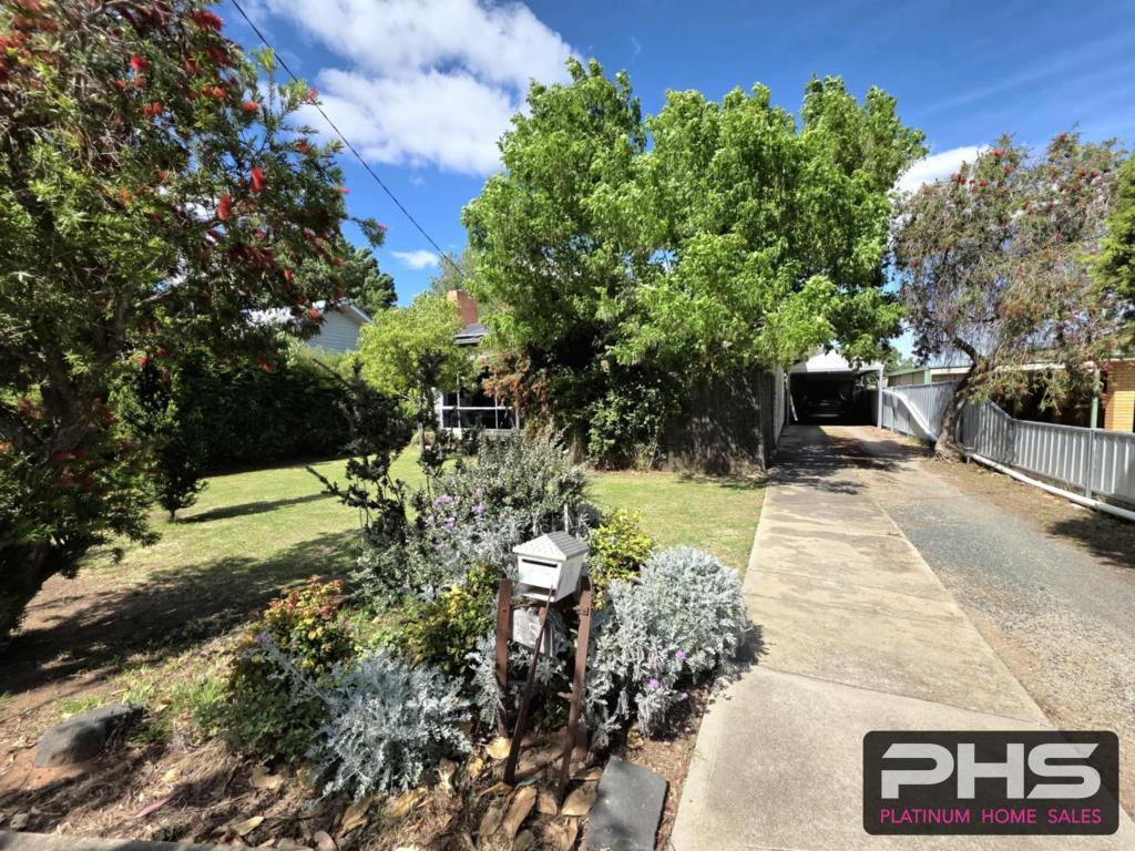 15 Lyall Ave, Kerang, VIC 3579