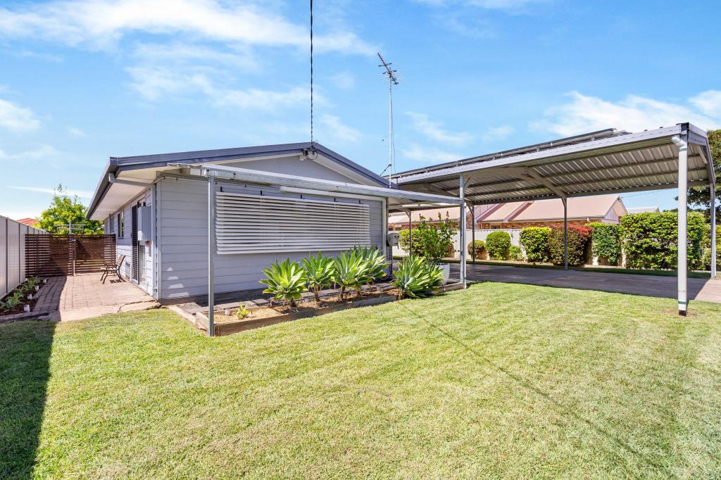 1b Batts Pl, Emerald, QLD 4720