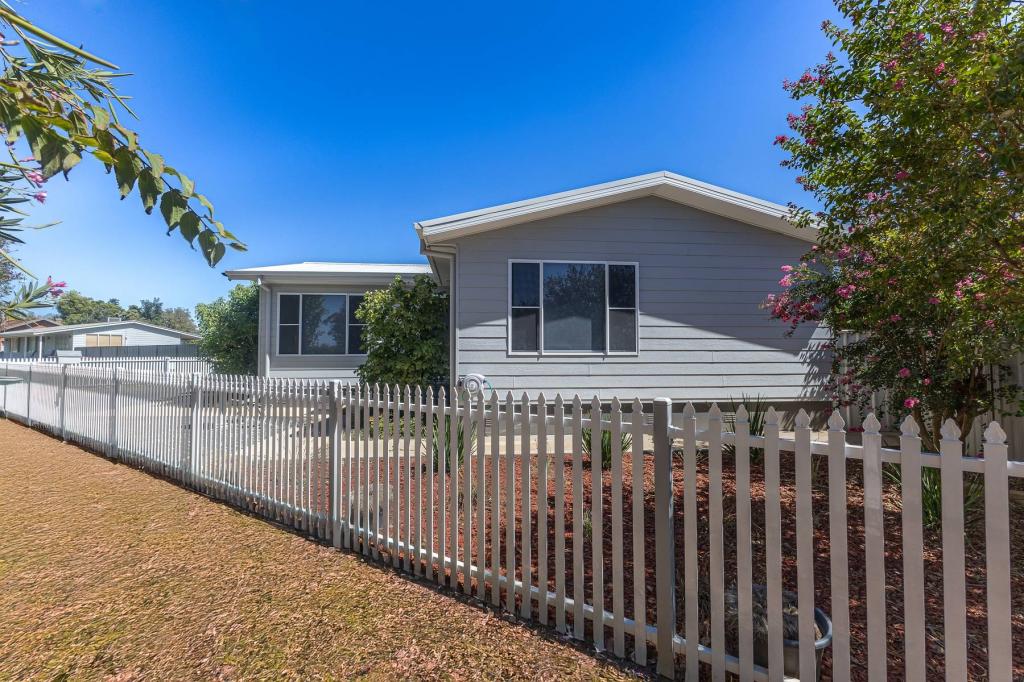 14 Hartigan Ave, Parkes, NSW 2870