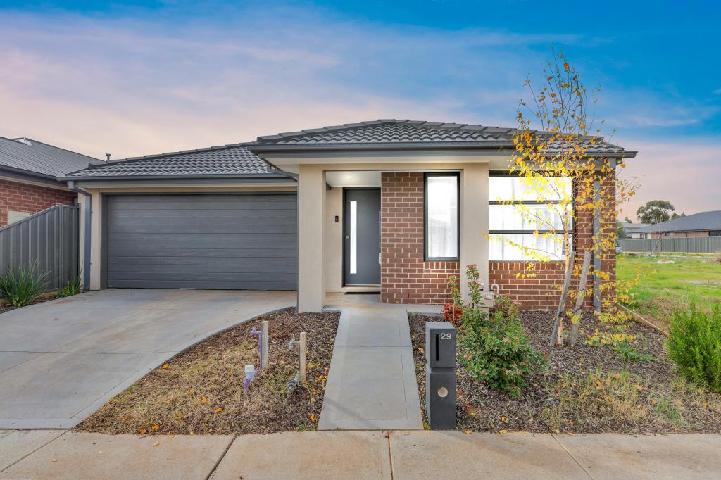 29 CRANBROOK ST, STRATHTULLOH, VIC 3338