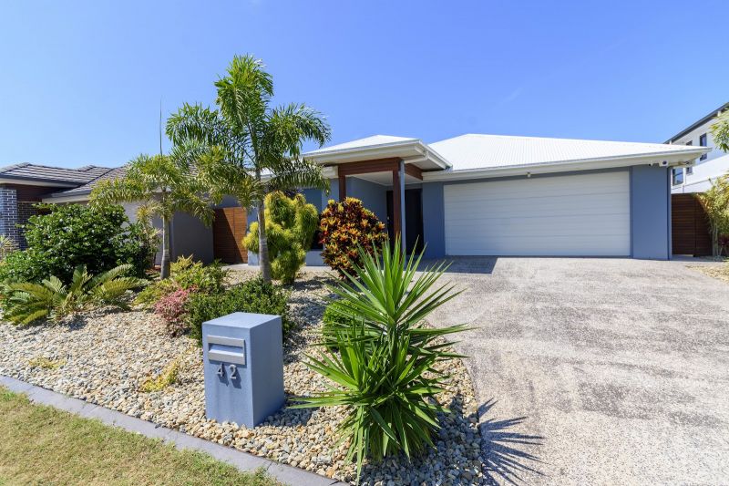 42 Foxtail Cres, Banksia Beach, QLD 4507