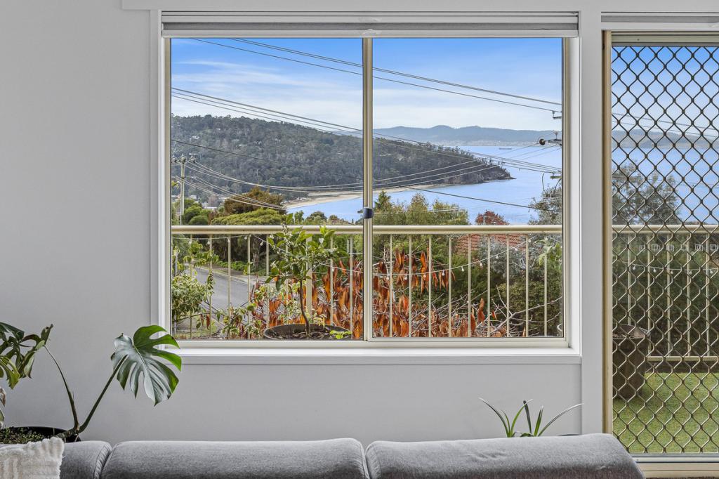24 Jindabyne Rd, Kingston Beach, TAS 7050
