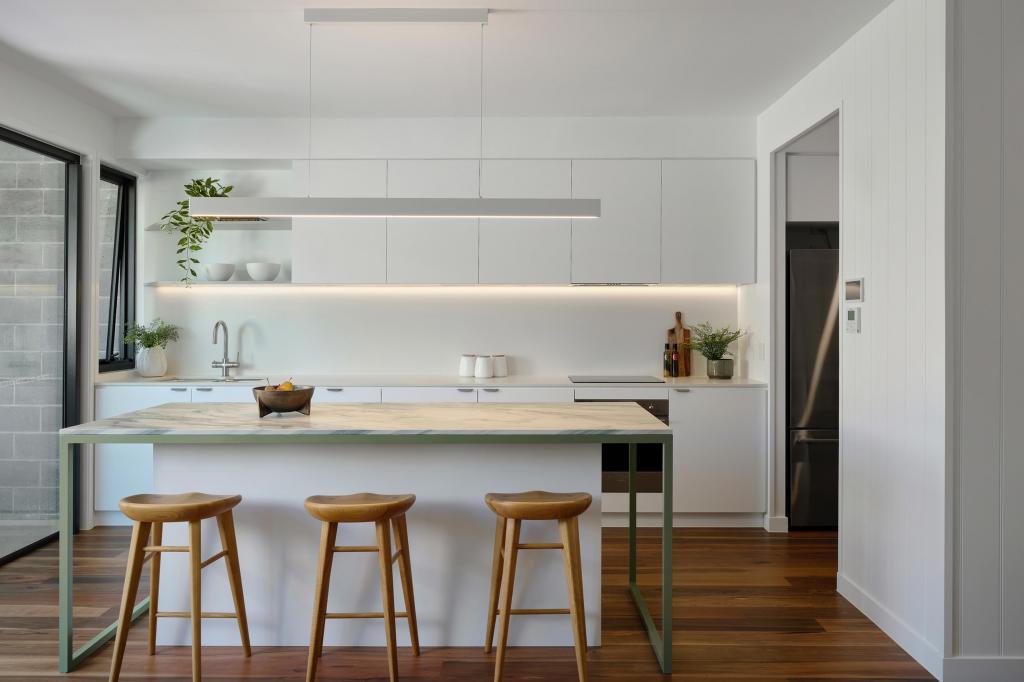 8 CURRAWONG CRES, YERONGA, QLD 4104