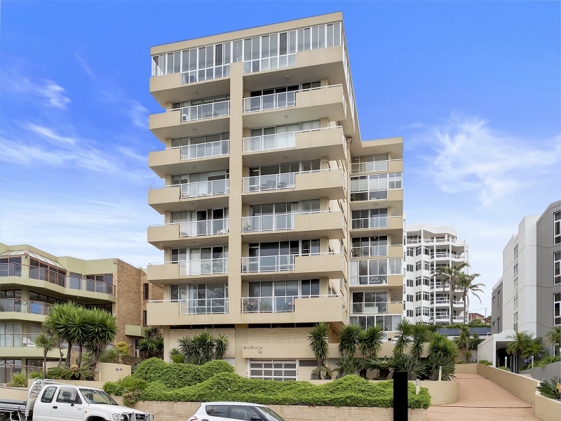 2/28 CLIFF RD, WOLLONGONG, NSW 2500