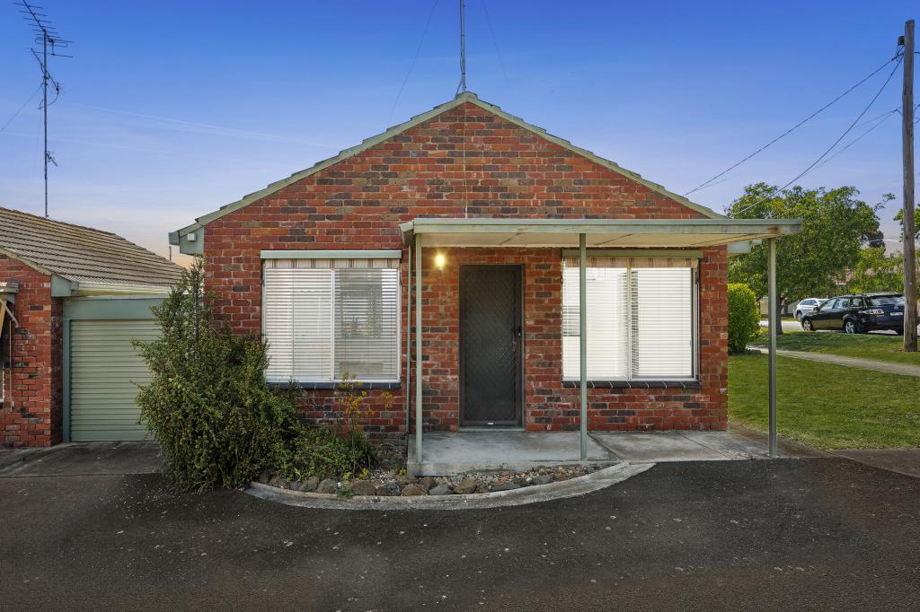 1/57 CAMDEN RD, NEWTOWN, VIC 3220