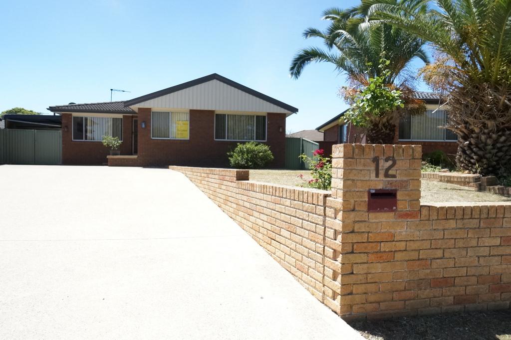 12 Comberford Cl, Prairiewood, NSW 2176