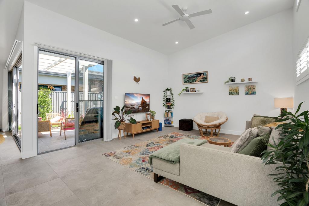 3/30 KING ST, UMINA BEACH, NSW 2257