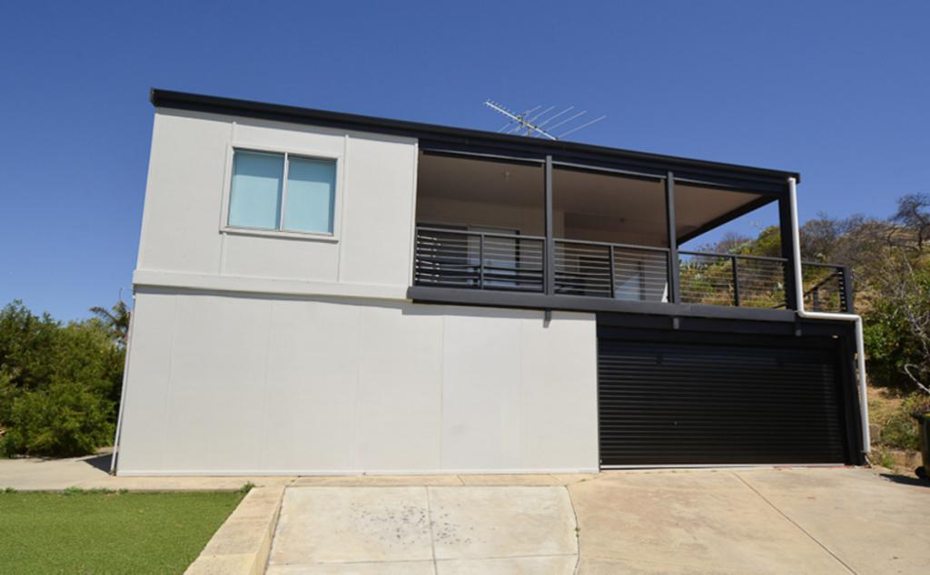 2/17 Valley Rd, Halls Head, WA 6210