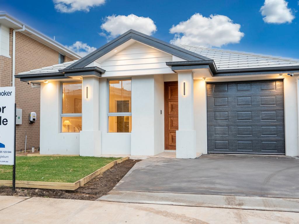 74 BHABHAM DR, ORAN PARK, NSW 2570