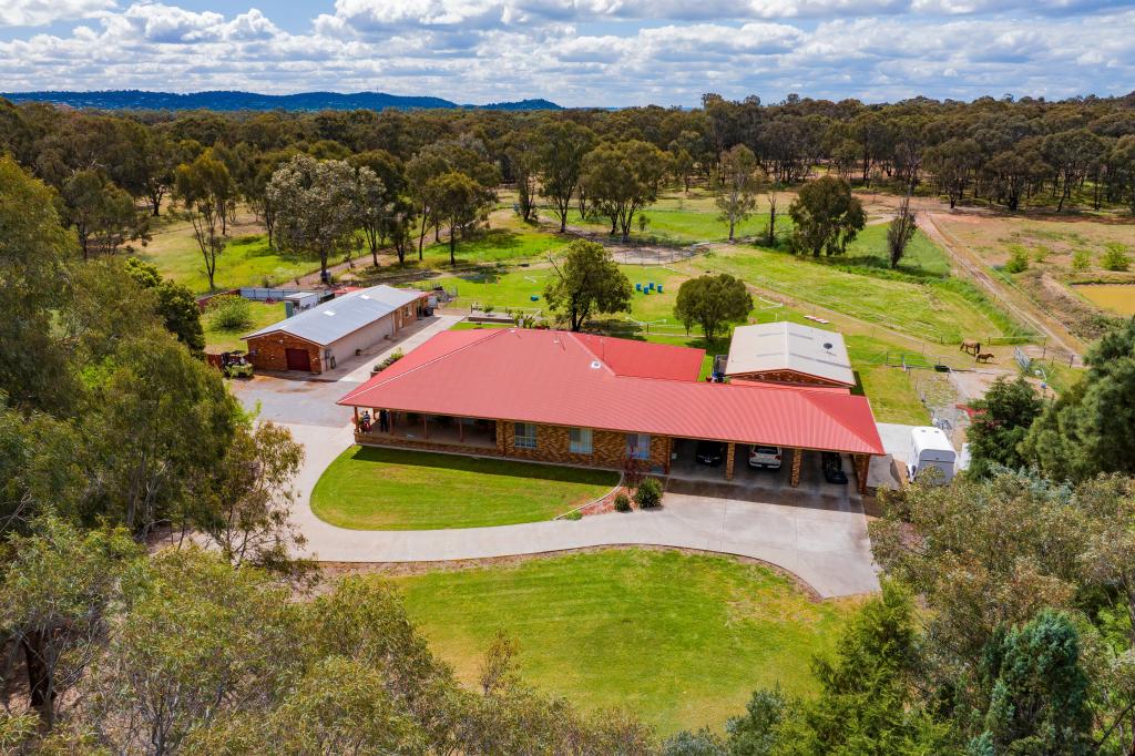 13 Poplar Rd, Lake Albert, NSW 2650