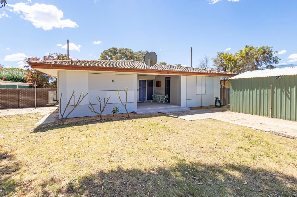 16 Thomas St, Leeman, WA 6514