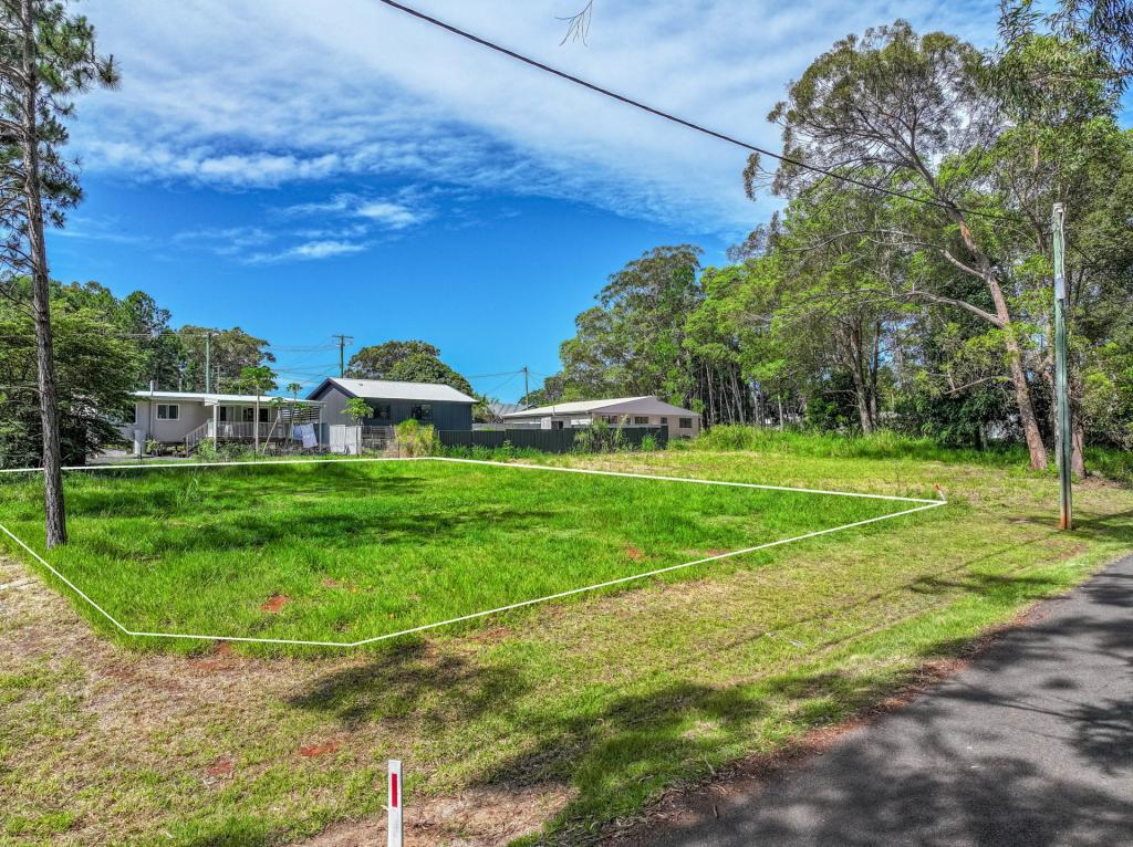 37 Taylor St, Russell Island, QLD 4184