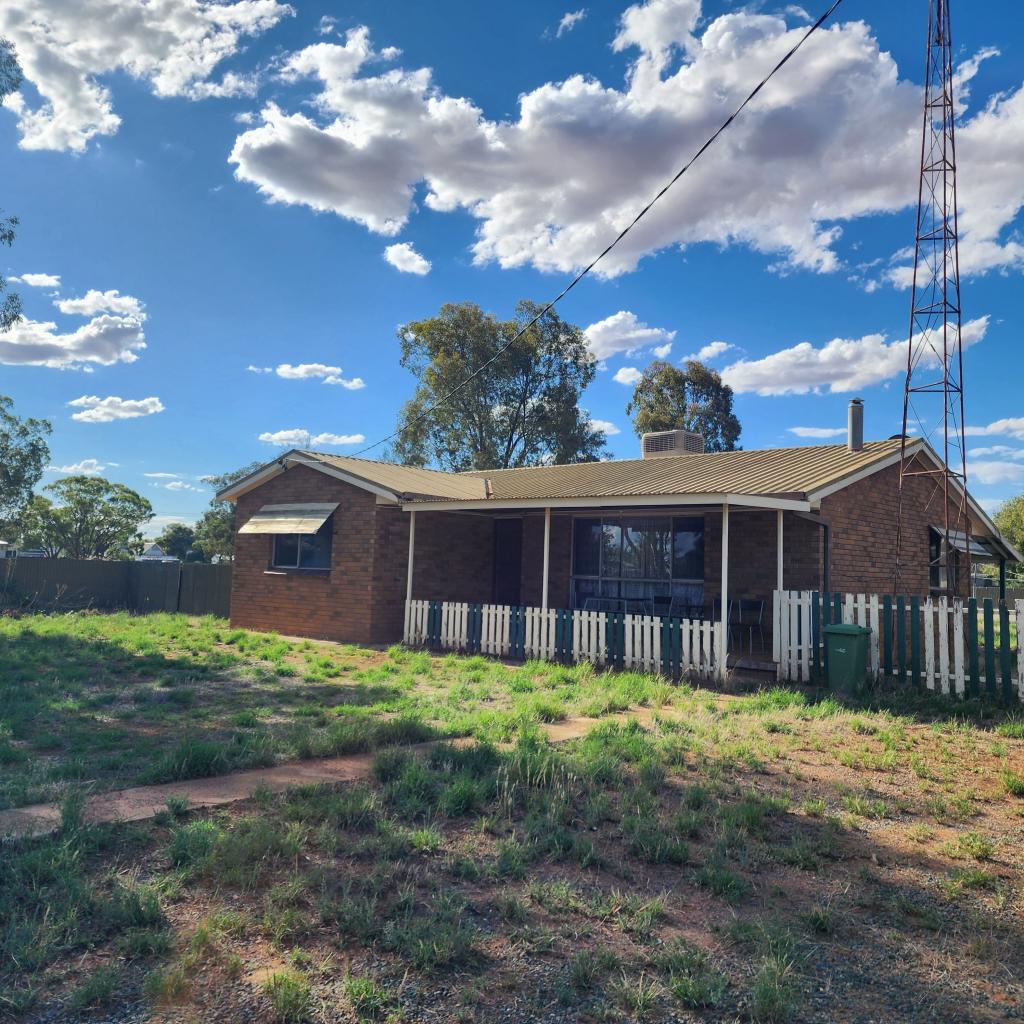 12 Short St, Ungarie, NSW 2669