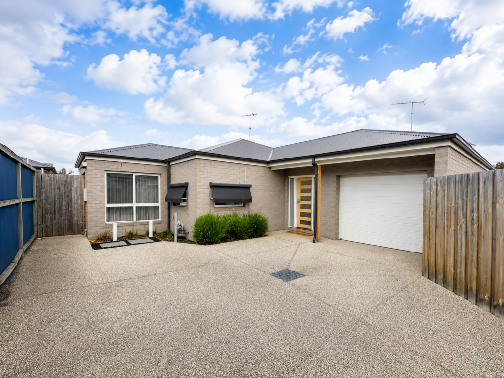 24A TORQUAY RD, BELMONT, VIC 3216