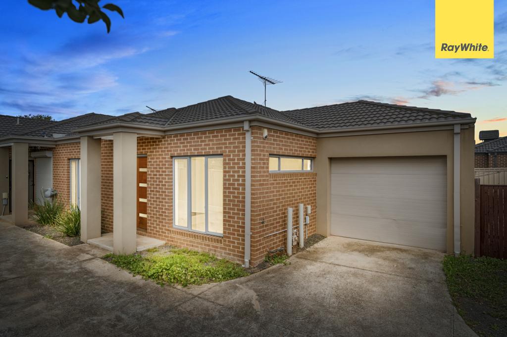 2/7 Fishburn Gr, Harkness, VIC 3337