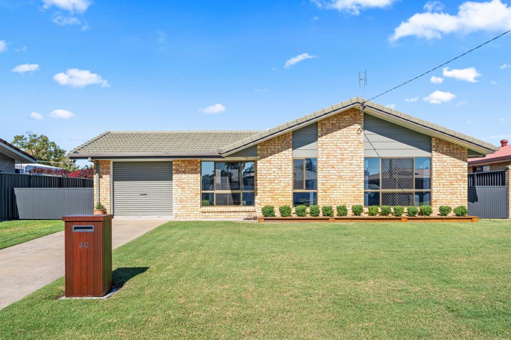 30 SOUTH ST, URANGAN, QLD 4655