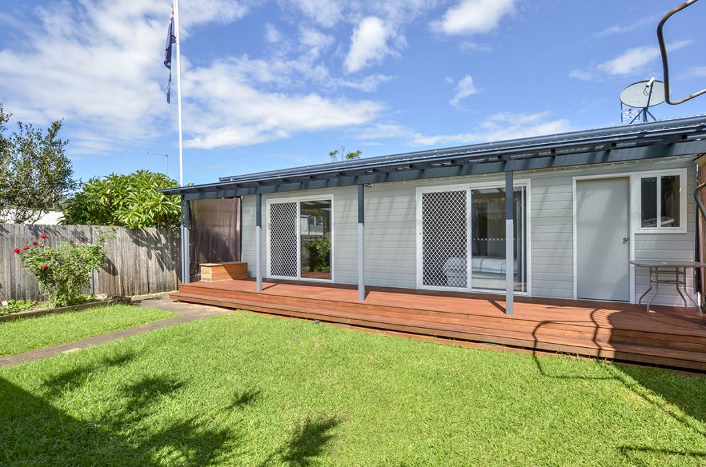 16 Dorothy Ave, Woy Woy, NSW 2256