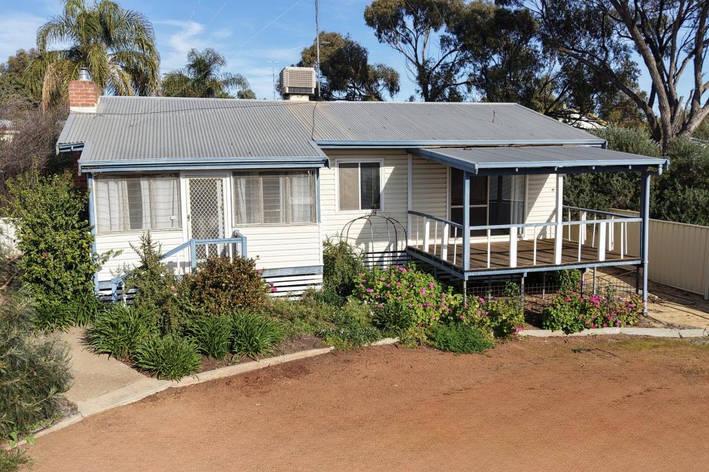 2 Smith Gr, Northam, WA 6401