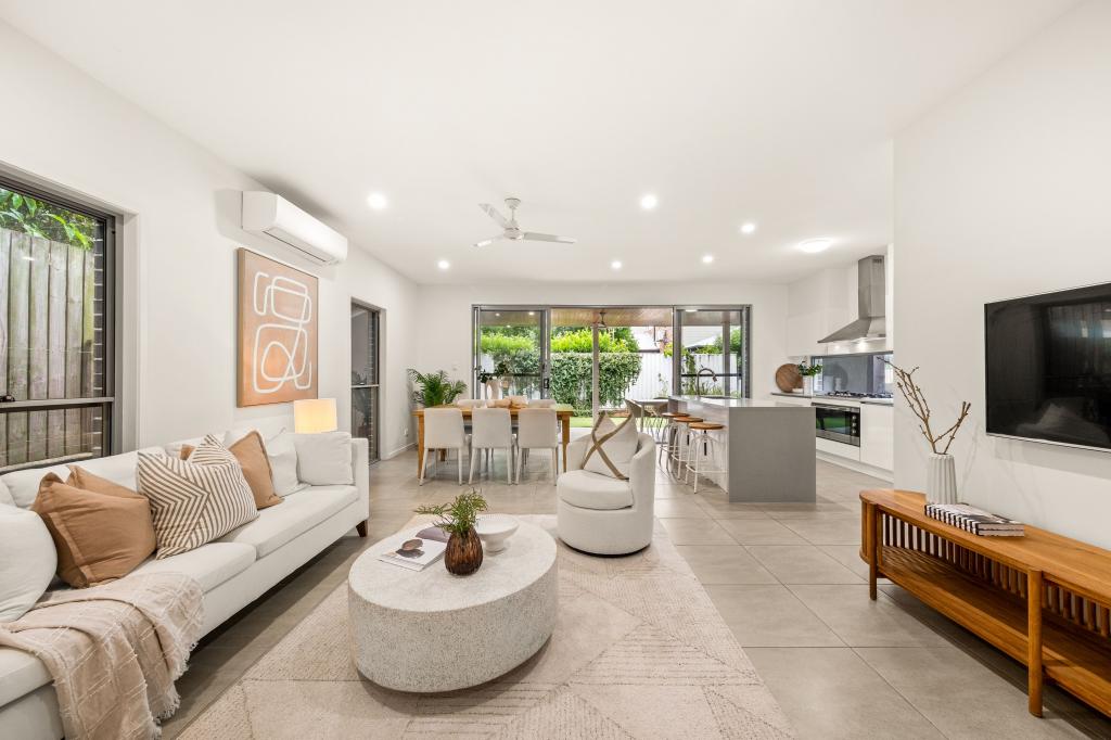 34 Willmington St, Wooloowin, QLD 4030