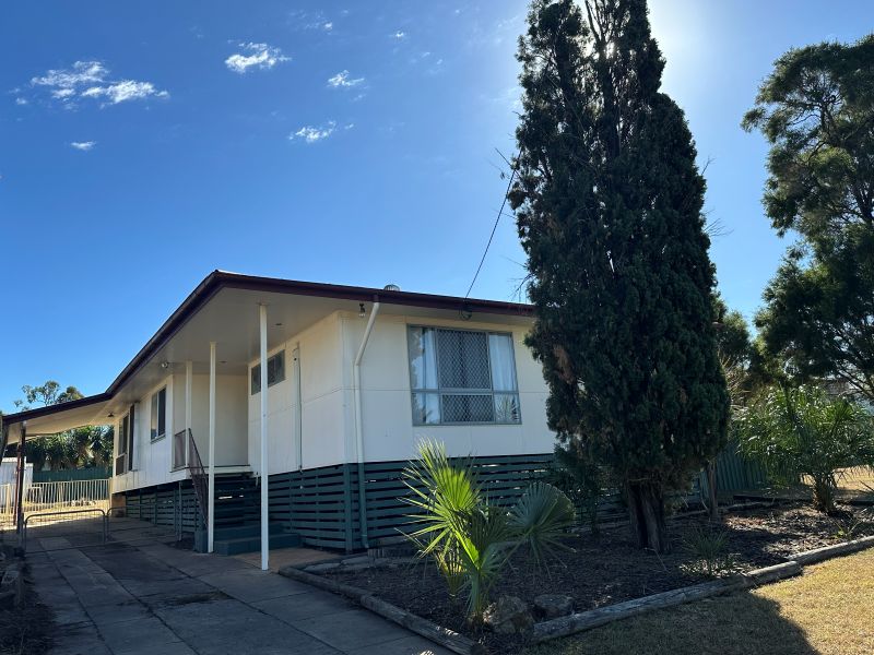 4 Sinnott Ct, Moranbah, QLD 4744