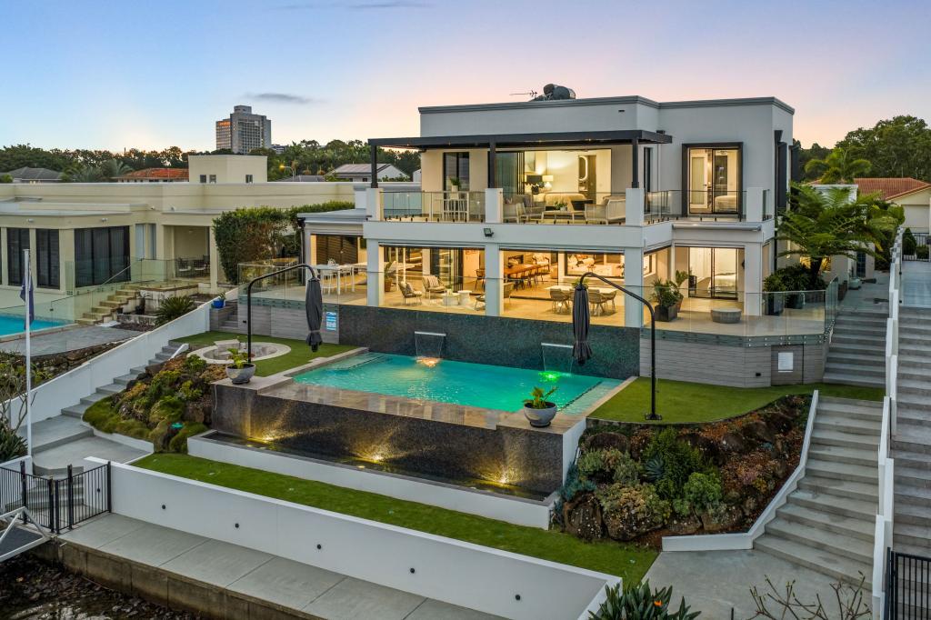 92 Cabana Bvd, Benowa, QLD 4217