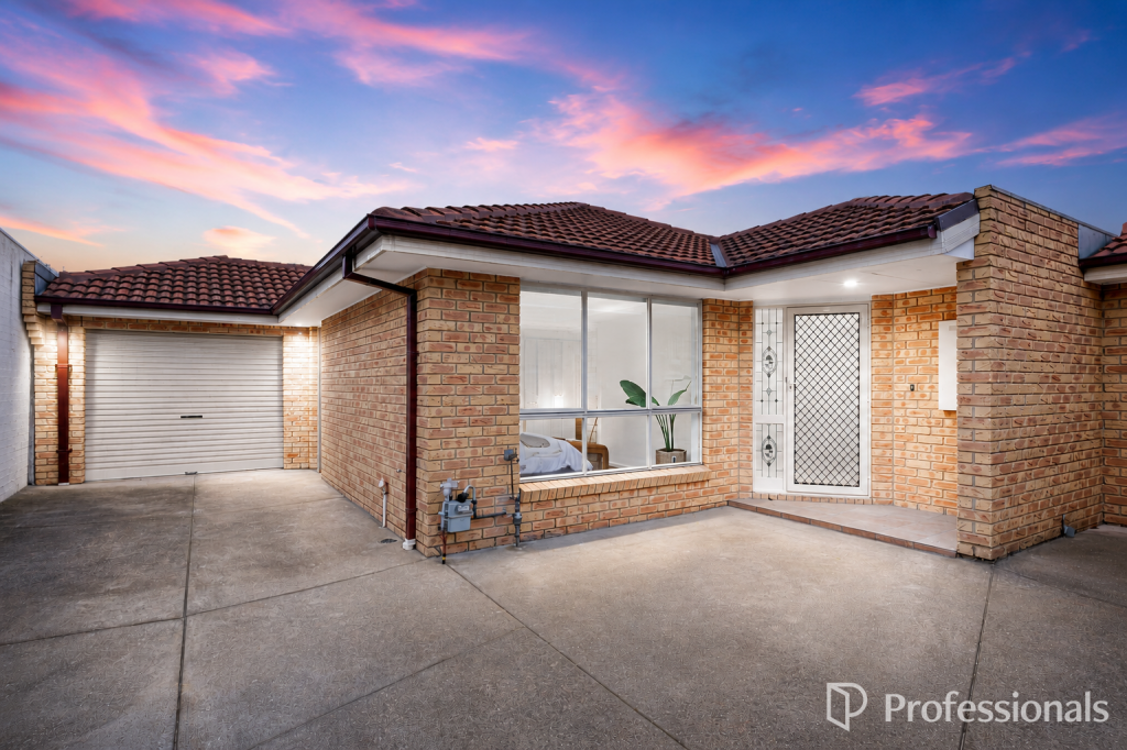 2/11 Lee St, Deer Park, VIC 3023