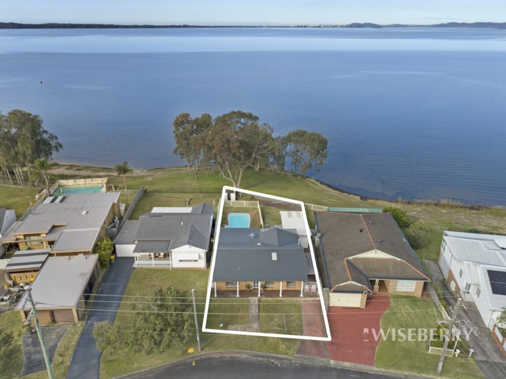 10 MARKS RD, GOROKAN, NSW 2263