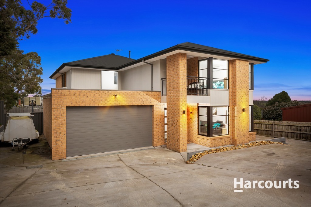 8 ALBERT ST, BUNYIP, VIC 3815