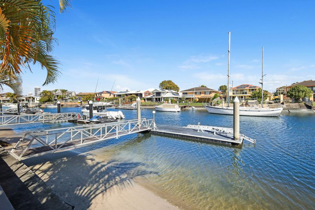 18 Huon Cres, Runaway Bay, QLD 4216