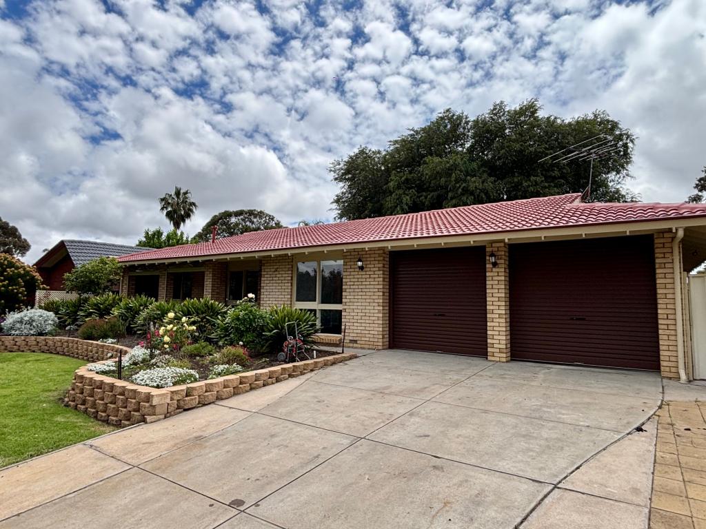 17 Jade Cres, Aberfoyle Park, SA 5159
