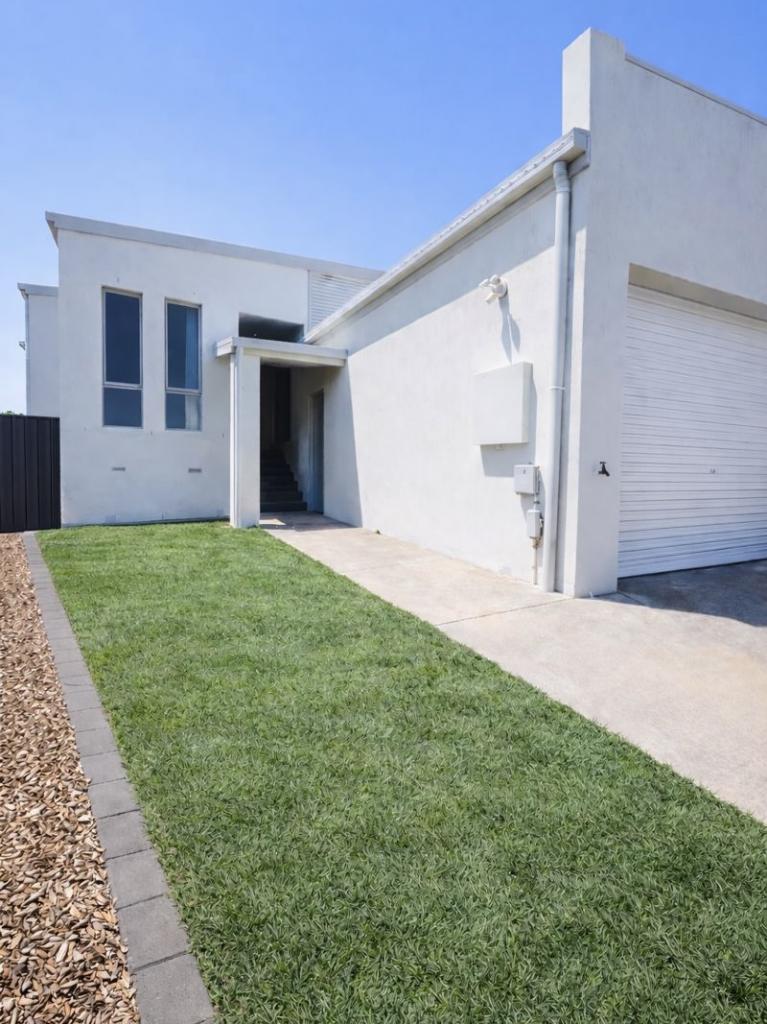 1/18 Breen Pl, Jerrabomberra, NSW 2619
