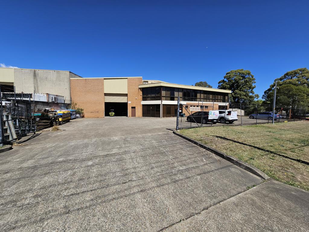 15 Hume Rd, Smithfield, NSW 2164