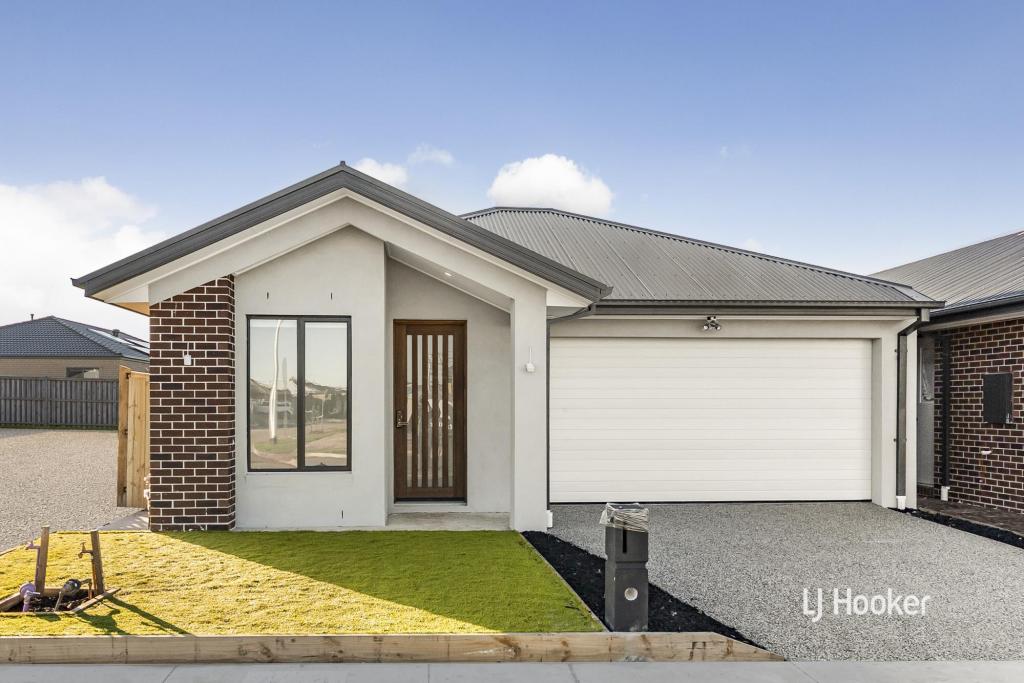 18 TAIHU RD, WYNDHAM VALE, VIC 3024