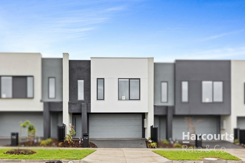 714 Grand Bvd, Mickleham, VIC 3064