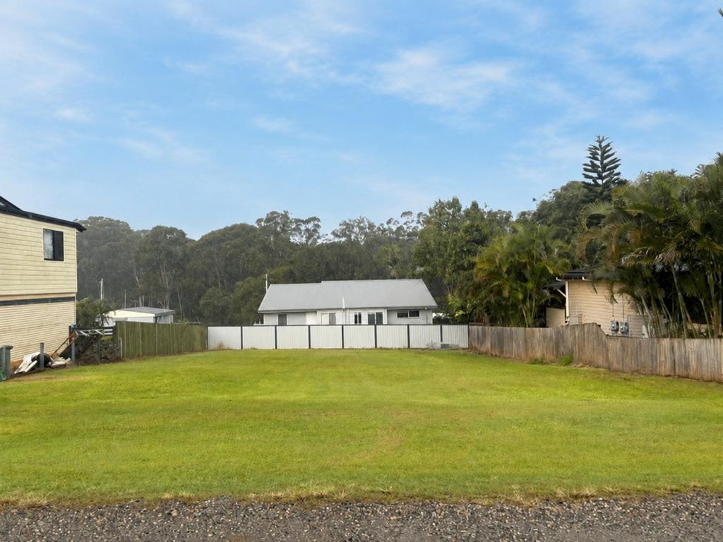 5 OAK ST, RUSSELL ISLAND, QLD 4184