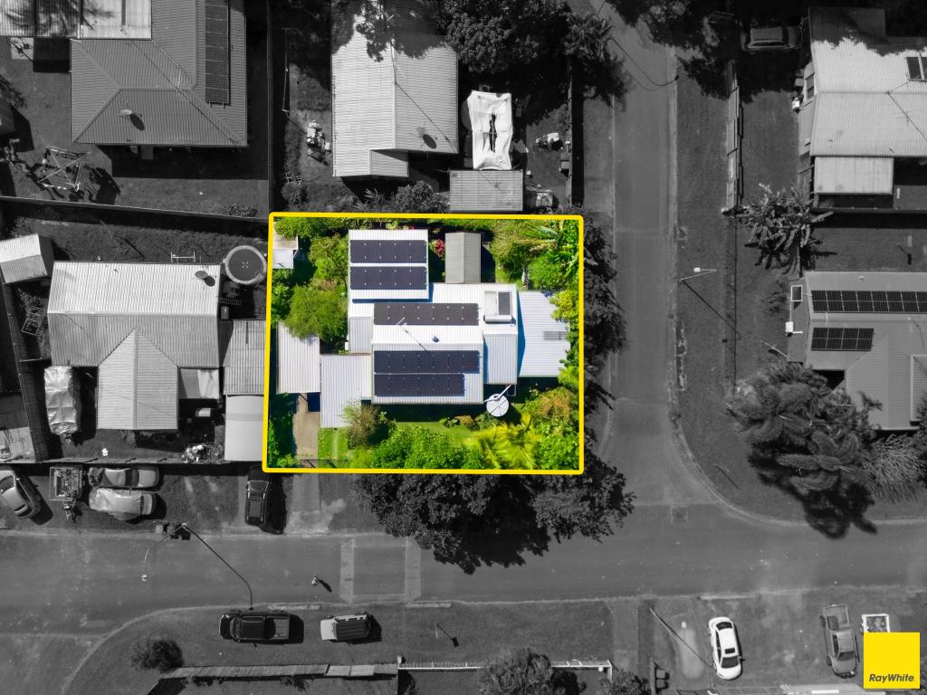 30 Long St, Mooroobool, QLD 4870