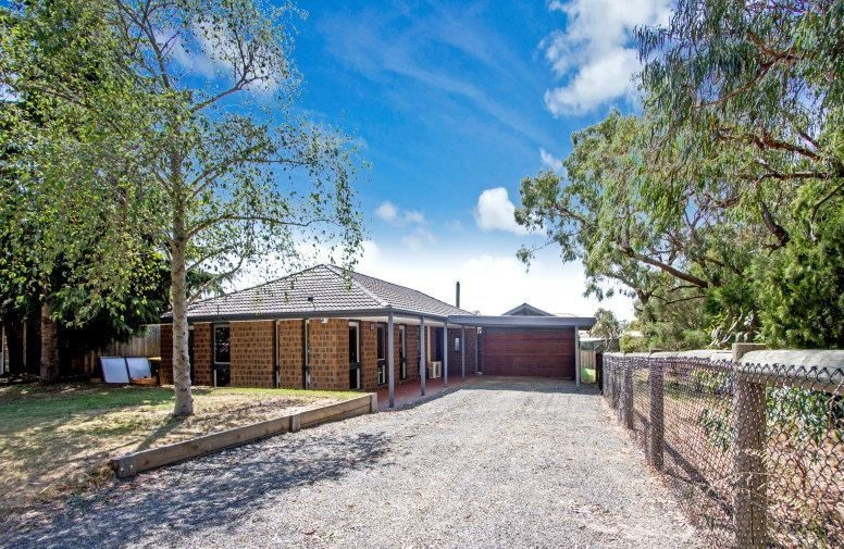 54 Lorraine Ave, Langwarrin, VIC 3910