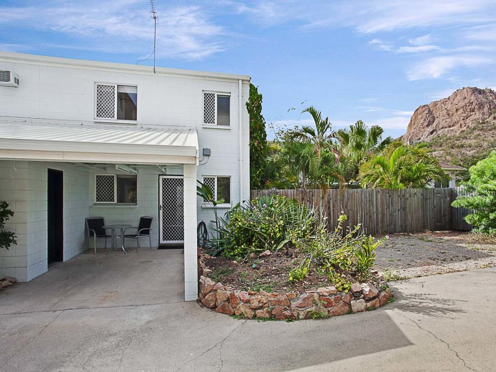 6/76 PAXTON ST, NORTH WARD, QLD 4810