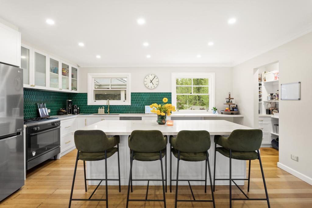 26 Honour Ave, Mount Macedon, VIC 3441