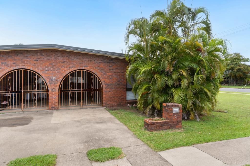 2/290 BLOXSOM ST, KOONGAL, QLD 4701