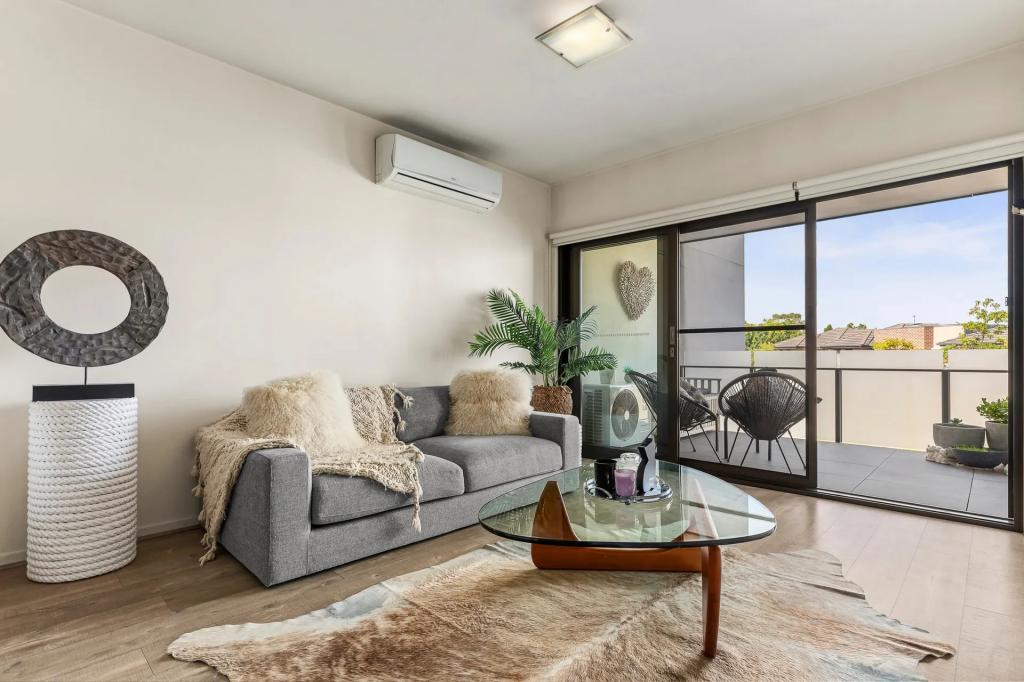 B220/60 AUTUMN TCE, CLAYTON SOUTH, VIC 3169